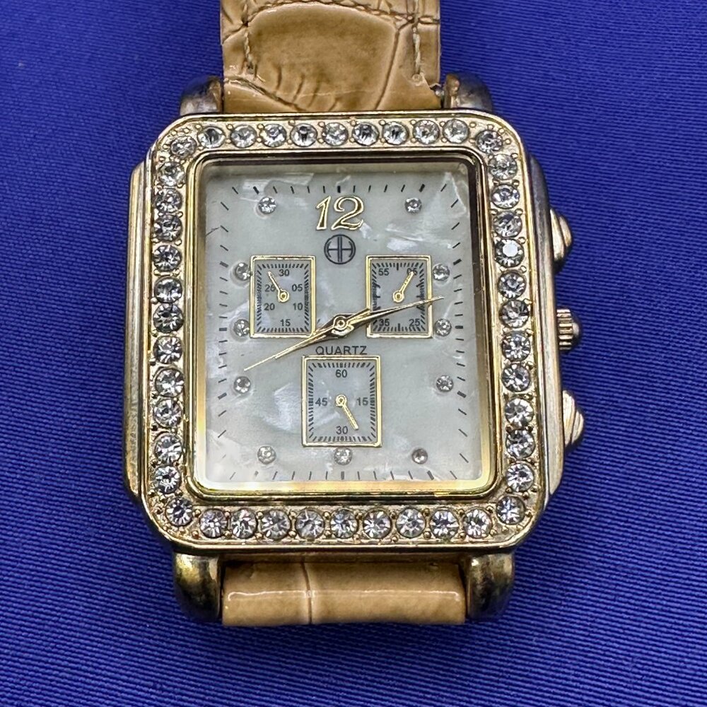 HH Women’s Analog Quartz Watch Crystal Accents. Fresh Battery - Picture 8 of 12